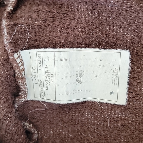 Roxy Hoodie Sweater with front pocket - Picture 6 of 6